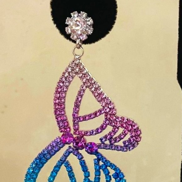 💖💖🥂 HOST PICK 🥂💖💖 Butterfly Earrings In Pink & Blue /E61 - Picture 2 of 3
